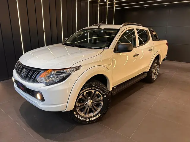 Carro Mitsubishi L200 2023 Triton GL 2.4 Turbo