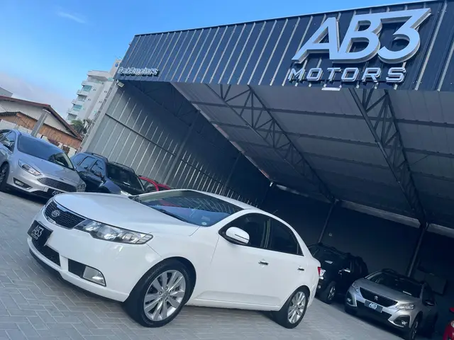 Carro Kia Cerato 2013 SX 1.6 16V E.284(aut)