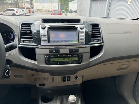 Hilux SW4 SRV 3.0 4X4(5 lugares)