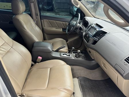 Hilux SW4 SRV 3.0 4X4(5 lugares)