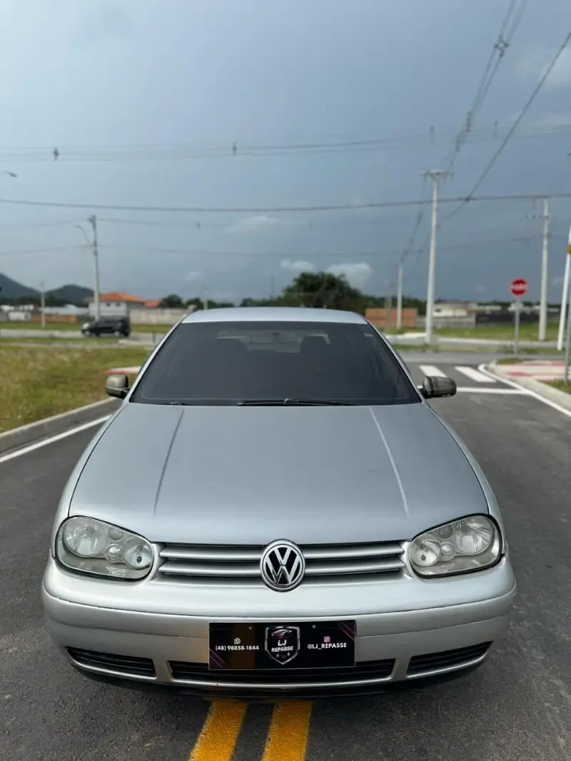 Volkswagen Golf Black&Silver 1.6 MI