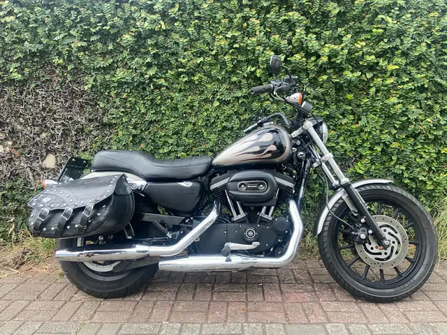 Carro Harley-Davidson Sportster XL 883 2007 Roadster