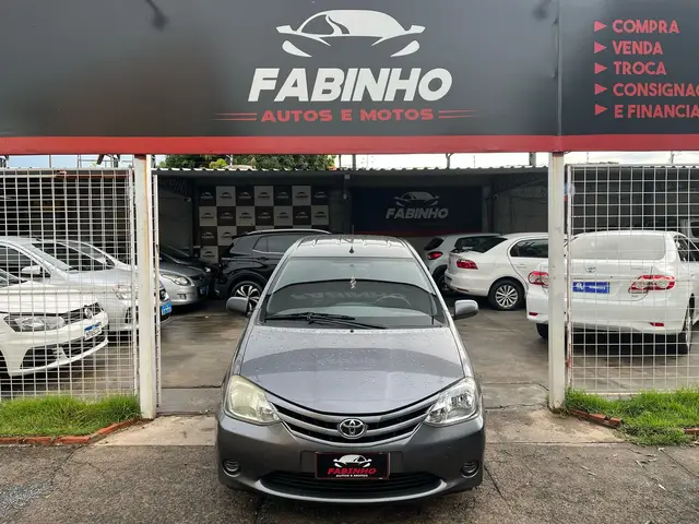 Carro Toyota Etios 2013 XS 1.3 (Flex)