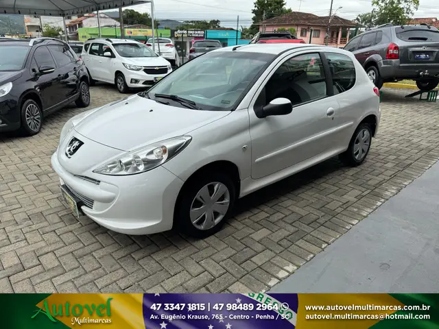 Carro Peugeot 207 2013 Hatch XR 1.4 8V (flex) 2p