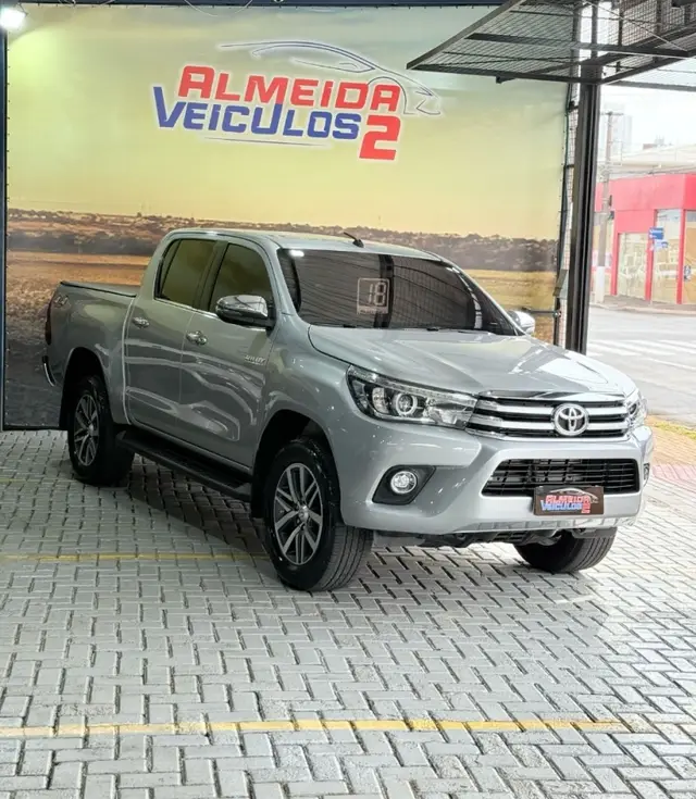 Carro Toyota Hilux Cabine Dupla 2018 Hilux 2.8 TDI SRX CD 4x4 (Aut)