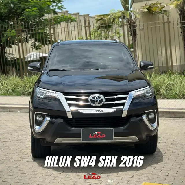 Carro Toyota SW4 2016 2.8 TDI SRX 5L 4x4 (Aut)