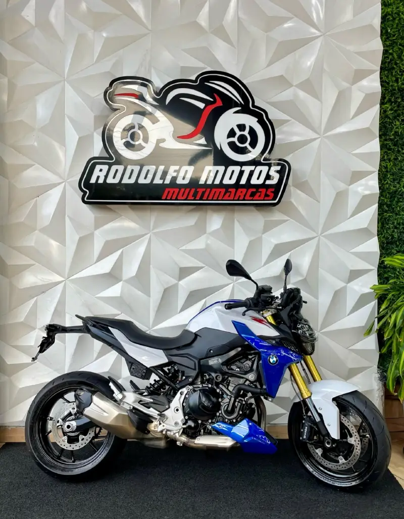 BMW F 900 R Sport Plus