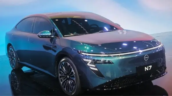 Sedan elétrico tem acabamento minimalista e autonomia com mais de 600 km