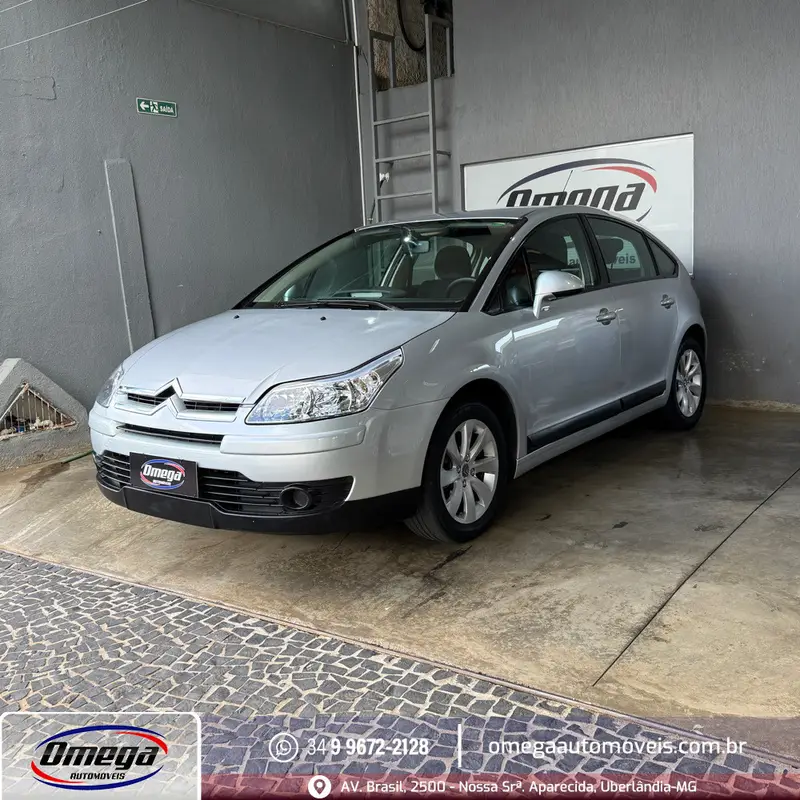 Citroën C4 GLX 2.0 (flex)