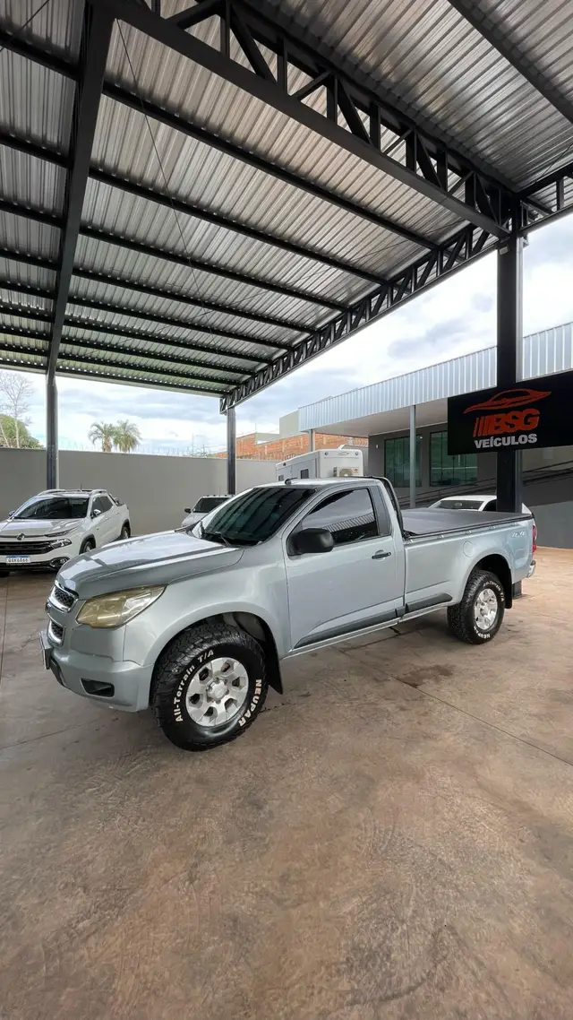 Carro Chevrolet S10 Cabine Simples 2013 S10 2.8 CTDi Cabine Simples LS 4WD