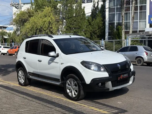 Carro Renault Sandero Stepway 2013 1.6 8V (Flex)