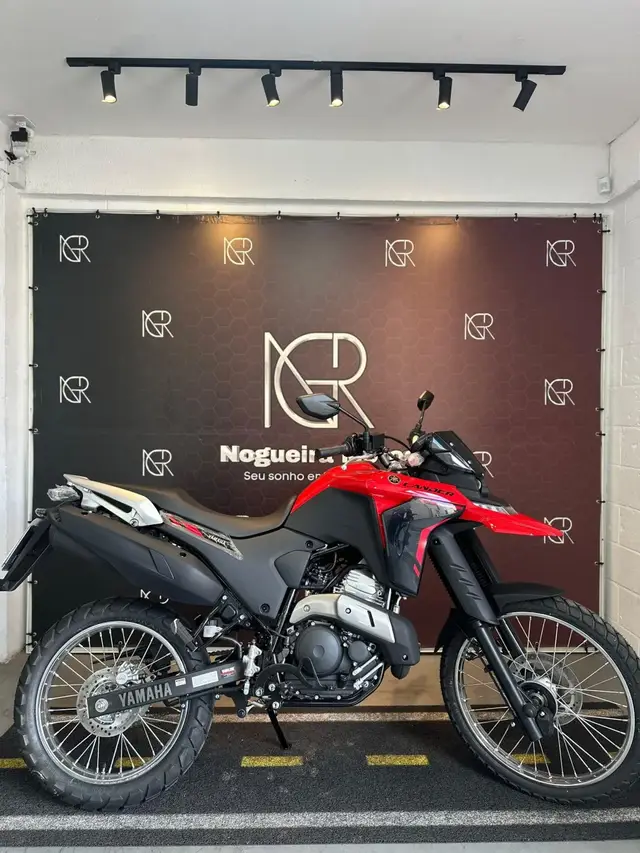Moto Yamaha XTZ 250 Lander 2025 Connected