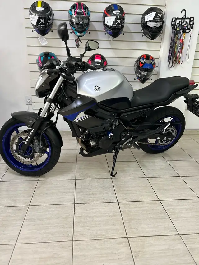 Carro Yamaha XJ6 N 2016 XJ6 N 600