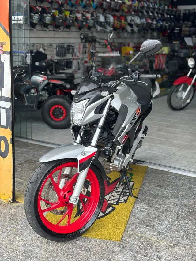 Carro Honda CB 250F Twister 2021 (CBS)
