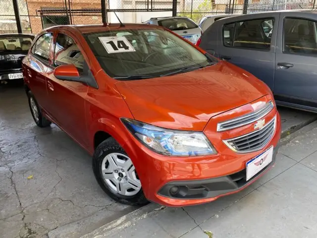 Carro Chevrolet Onix 2014 1.0 Loolapalooza SPE/4