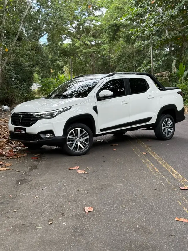 Carro Fiat Strada 2023 Volcano 1.3 8V CD AT