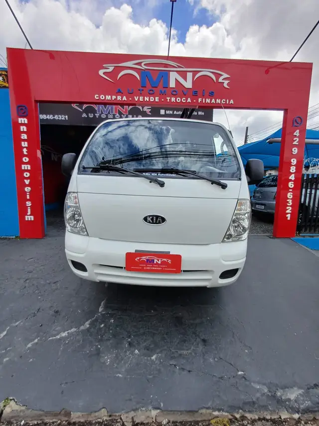 Carro Kia Bongo 2012 2.5 DLX 4X2 c simples RD com carroceria