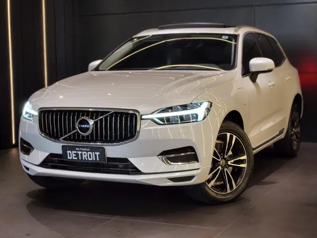 Carro Volvo XC60 2021 Momentum T8 2.0 Hybrid AWD (Aut)