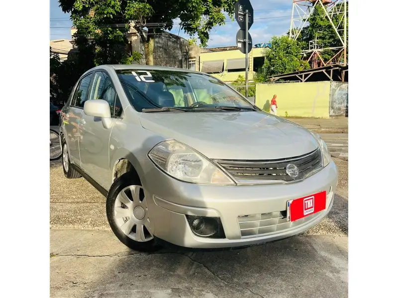 Nissan Tiida Sedan 1.8 16V (Flex)