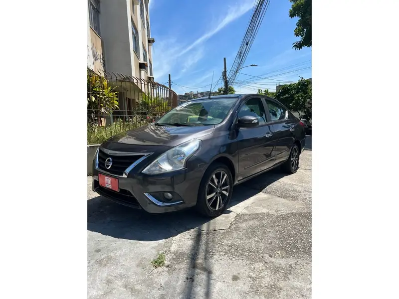 Nissan Versa 1.6 16V Unique CVT (Flex)