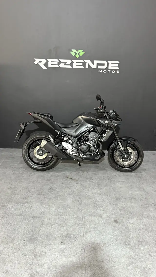 Carro Yamaha MT-03 2025 ABS