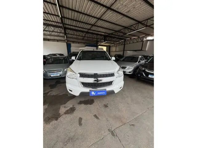 Carro Chevrolet S10 Cabine Dupla 2016 S10 2.4 Advantage (Cabine Dupla)
