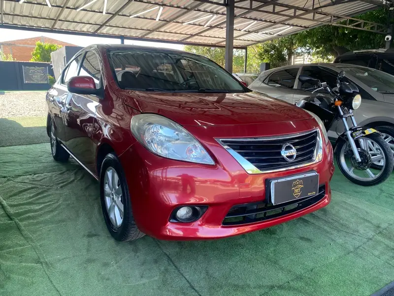 Nissan Versa 1.6 16V SL (Flex)