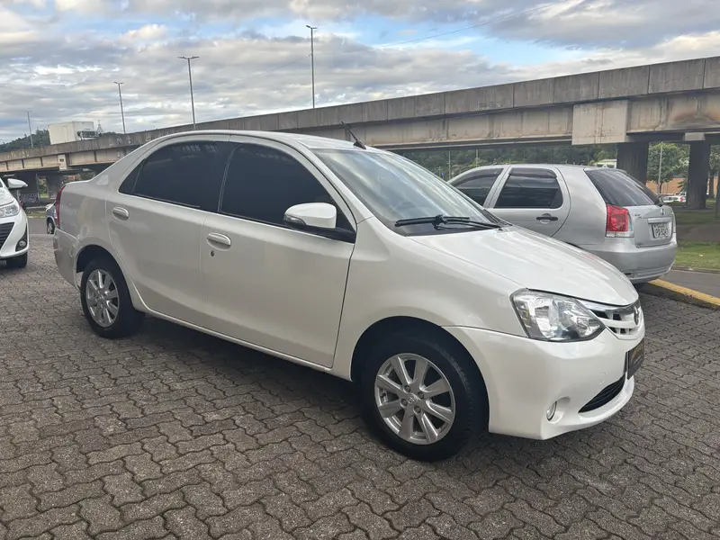 Toyota Etios Sedan XLS 1.5 (Aut) (Flex)