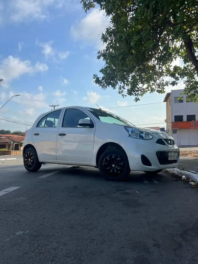 Nissan March 1.0 12V S (Flex)