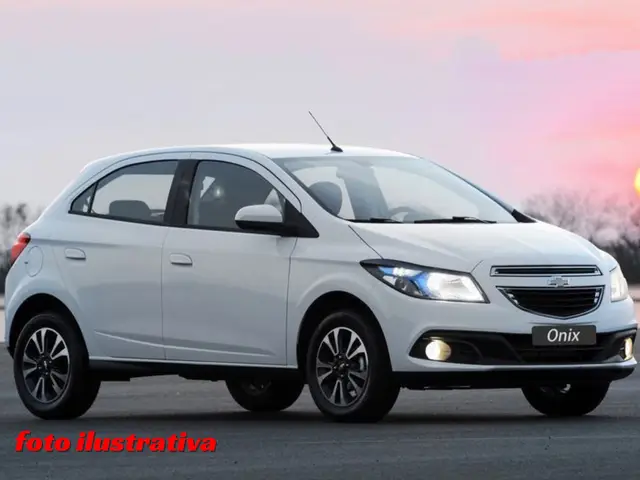 Carro Chevrolet Onix 2016 1.4 LTZ SPE/4