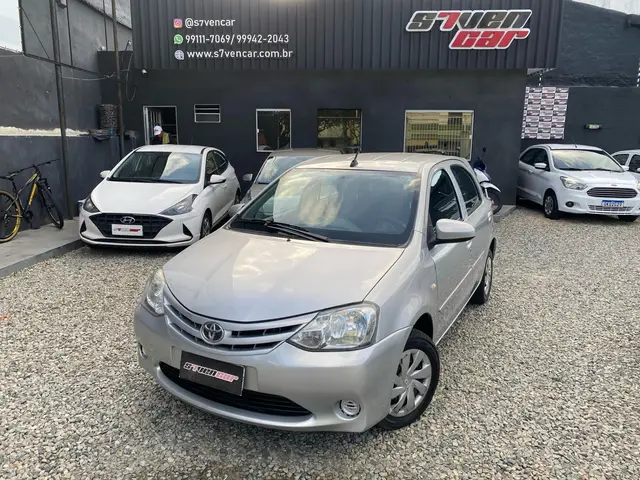 Carro Toyota Etios 2017 X 1.3 (Flex)