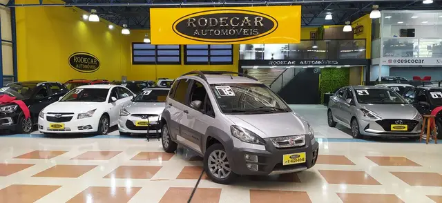 Carro Fiat Idea 2016 Adventure 1.8 16V Dualogic (Flex)