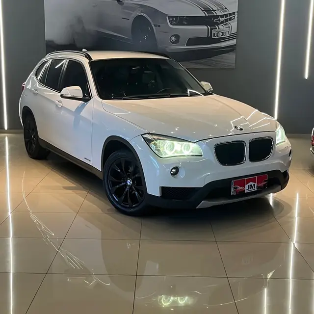 Carro BMW X1 2014 2.0 sDrive18i Top (aut)