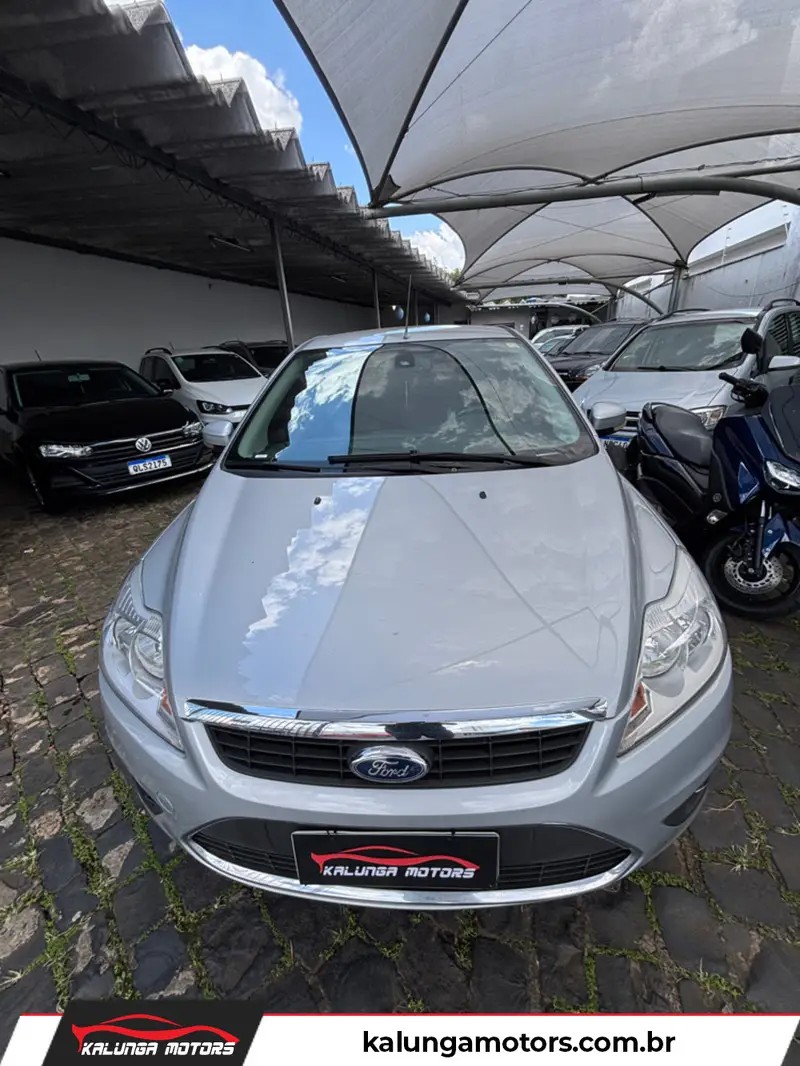 Ford Focus Sedan GLX 2.0 16V (Flex)