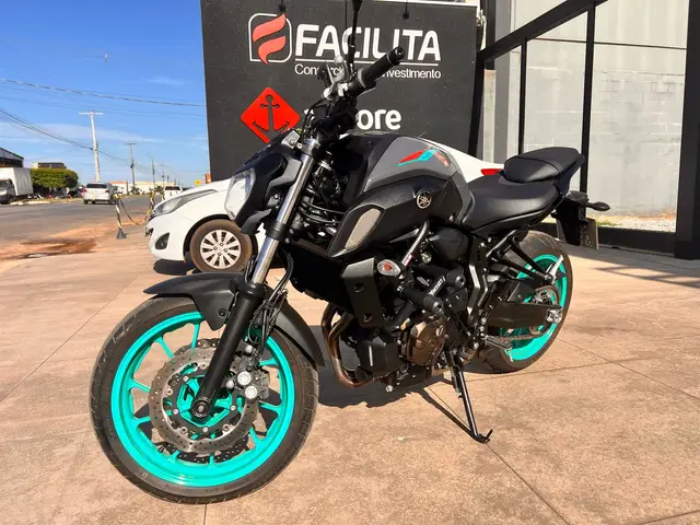 Carro Yamaha MT-07 2024 ABS