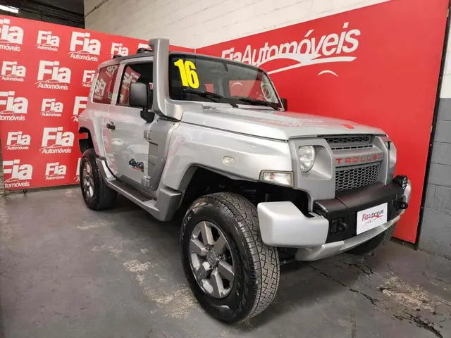 Carro Troller T4 2016 3.2 Diesel