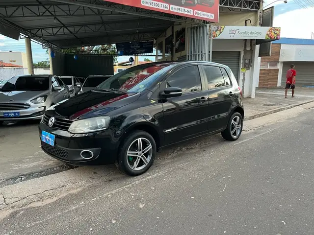 Carro Volkswagen Fox 2014 1.0 TEC (Flex) 4p