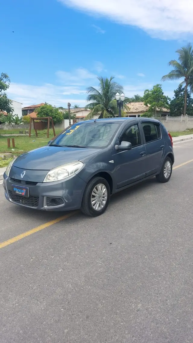Carro Renault Sandero 2013 Privilège 1.6 8V Hi-Torque (flex)