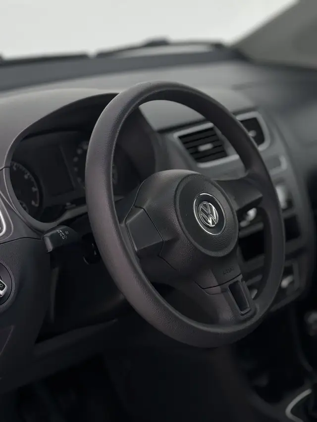 Carro Volkswagen Fox 2014 1.0 TEC (Flex) 4p