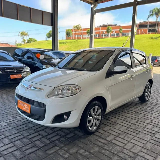 Carro Fiat Palio 2013 Attractive 1.0 Evo (Flex)