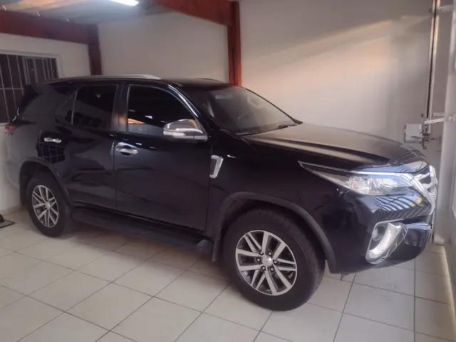 Carro Toyota SW4 2017 2.7 SR 7L 4x2 (Aut) (Flex)