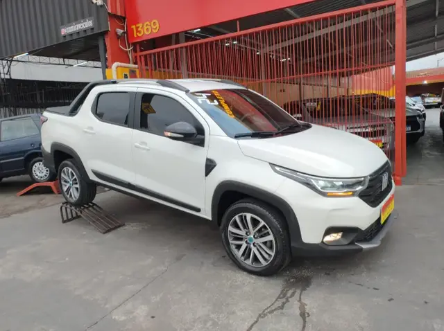 Carro Fiat Strada 2024 Volcano 1.3 Flex 8V CD Aut.