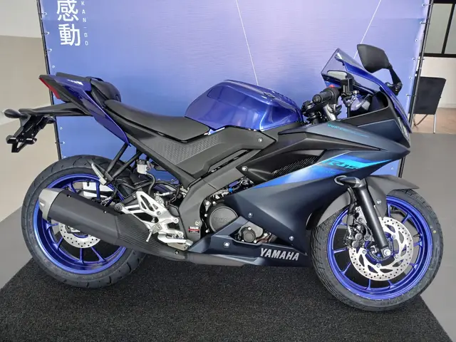 Moto Yamaha YZF R15 2025 ABS