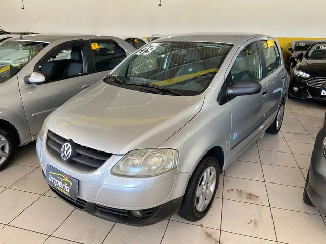 Carro Volkswagen Fox 2009 Route 1.0 8V (Flex)
