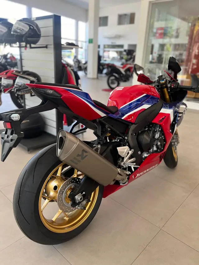 Carro Honda CBR 1000RR-R 2024 Fireblade SP 30th Anniversary Edition