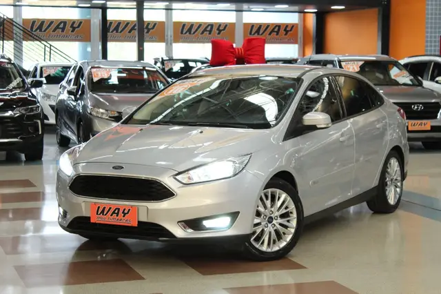 Carro Ford Focus Sedan 2016 SE 2.0 PowerShift