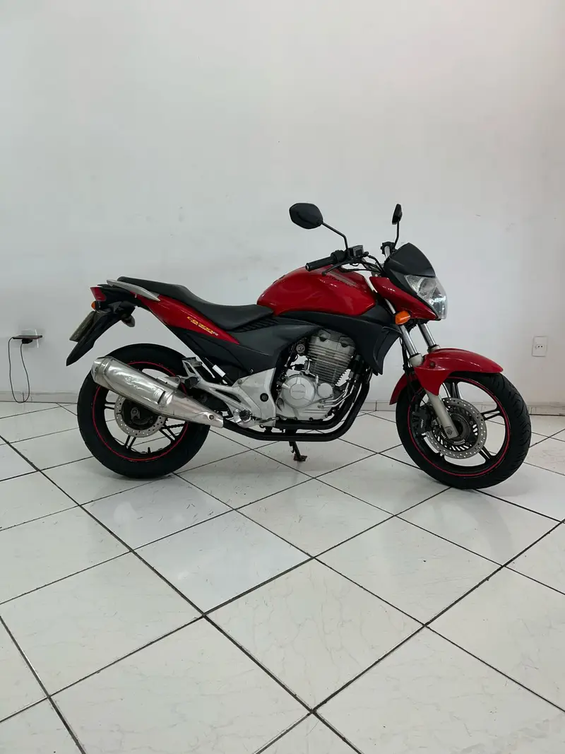 Honda CB 300R Edição Especial
