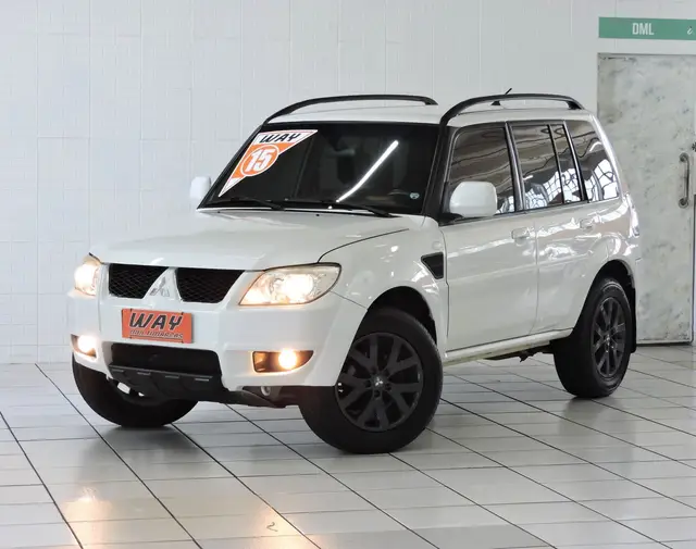 Carro Mitsubishi Pajero TR4 2015 2.0 16V 4x2 (Flex)
