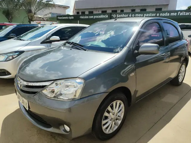 Carro Toyota Etios 2013 XLS 1.5 (Flex)