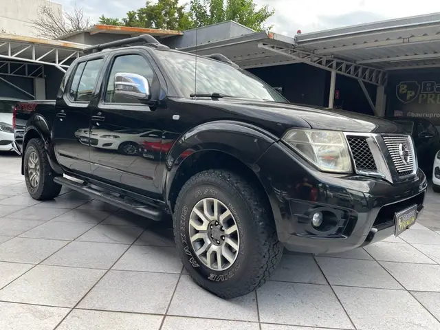 Carro Nissan Frontier 2011 LE 4x4 2.5 16V (cab. dupla)